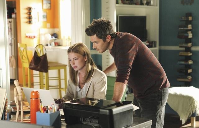 Still of Emily VanCamp and Dave Annable in Brothers & Sisters (2006)