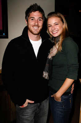 Emily VanCamp and Dave Annable