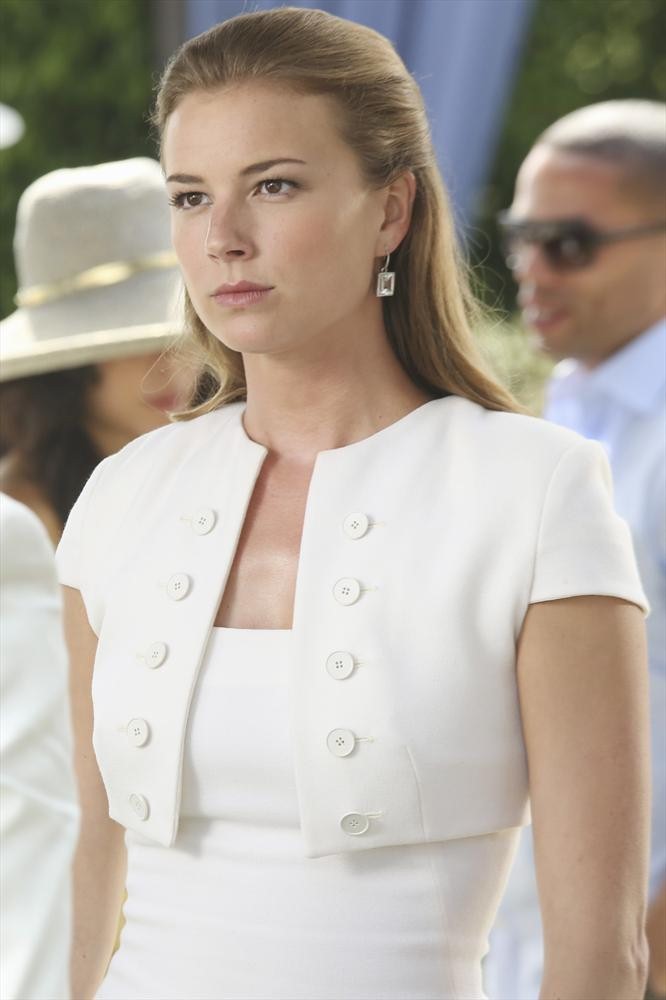 Still of Emily VanCamp in Kerstas (2011)