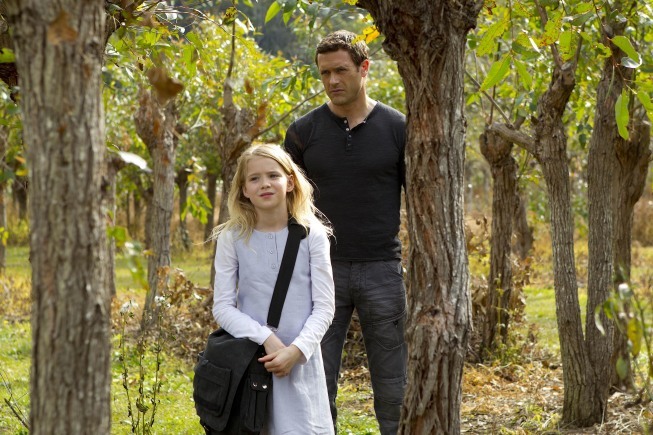 Still of Jason O'Mara and Emilia Burns in Terra Nova (2011)