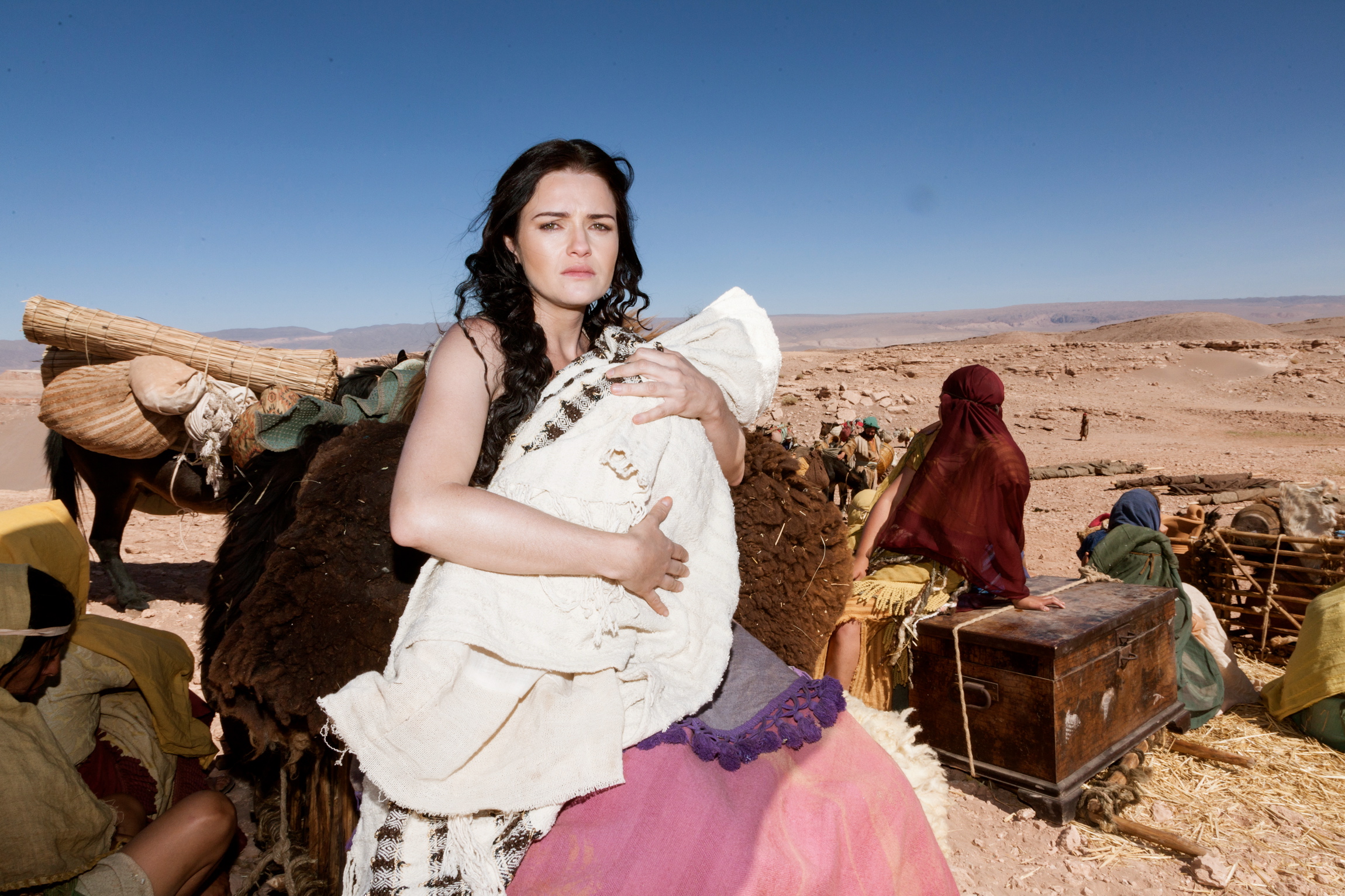 Nanda Ziegler filming in the Atacama desert, Chile, for José do Egito (TV series 2013).