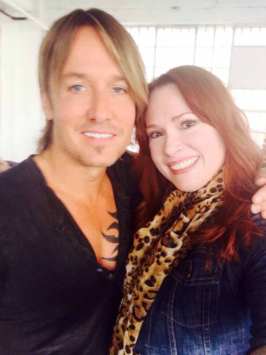 Kerry McGann & Keith Urban on set.