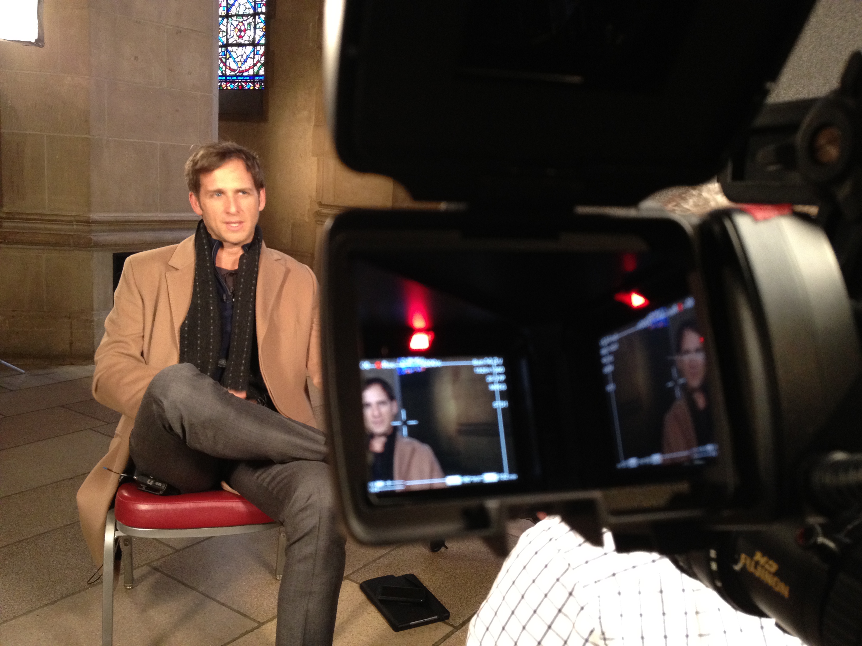 Interviewing Josh Lucas on the set of Boychoir.