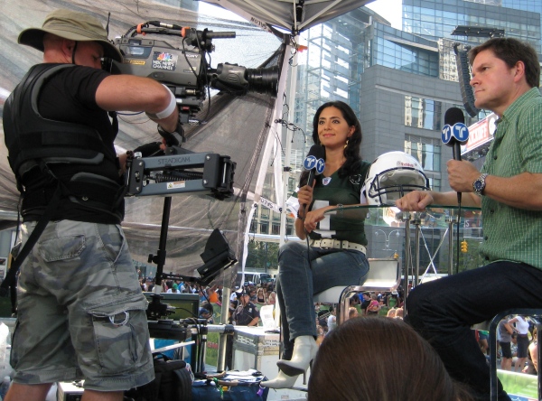 NBC Universal / Telemundo. NFL kick-off 08. Leti Coo & Jessi Losada.