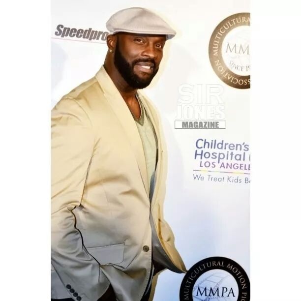 Ro Brooks on the Green Carpet @ the 15th Annual Hollywood Celebrity Toy Drive Extravaganza @ RaLeigh Studios