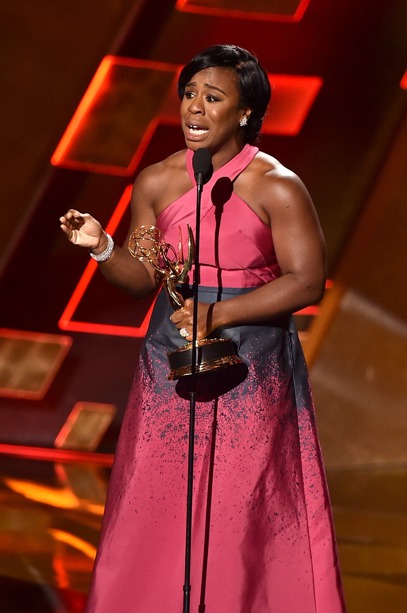 Uzo Aduba at event of The 67th Primetime Emmy Awards (2015)