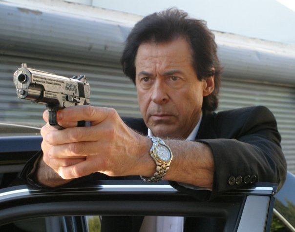 Ray La Rochelle as hitman.