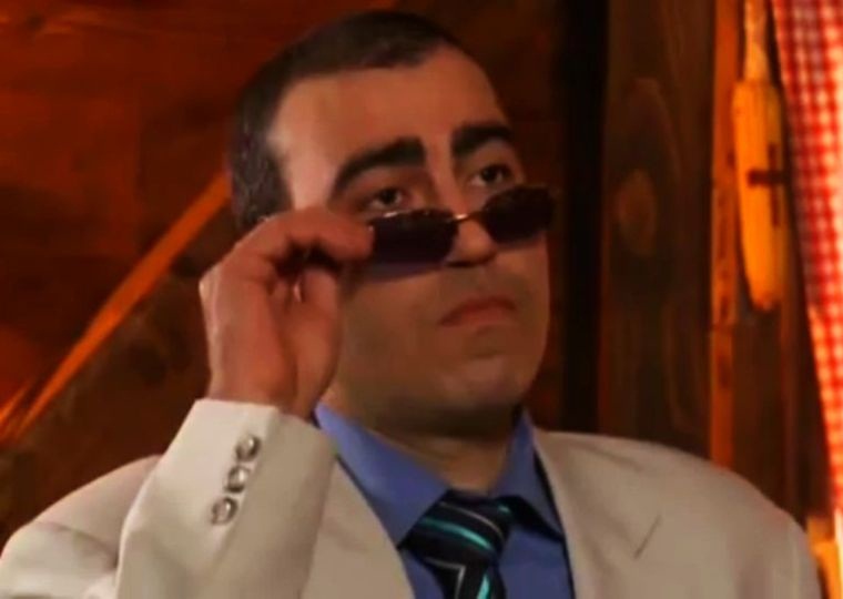 Milan Antonic as Svircevic in a scene from sitcom Bela ladja 3 (2011).