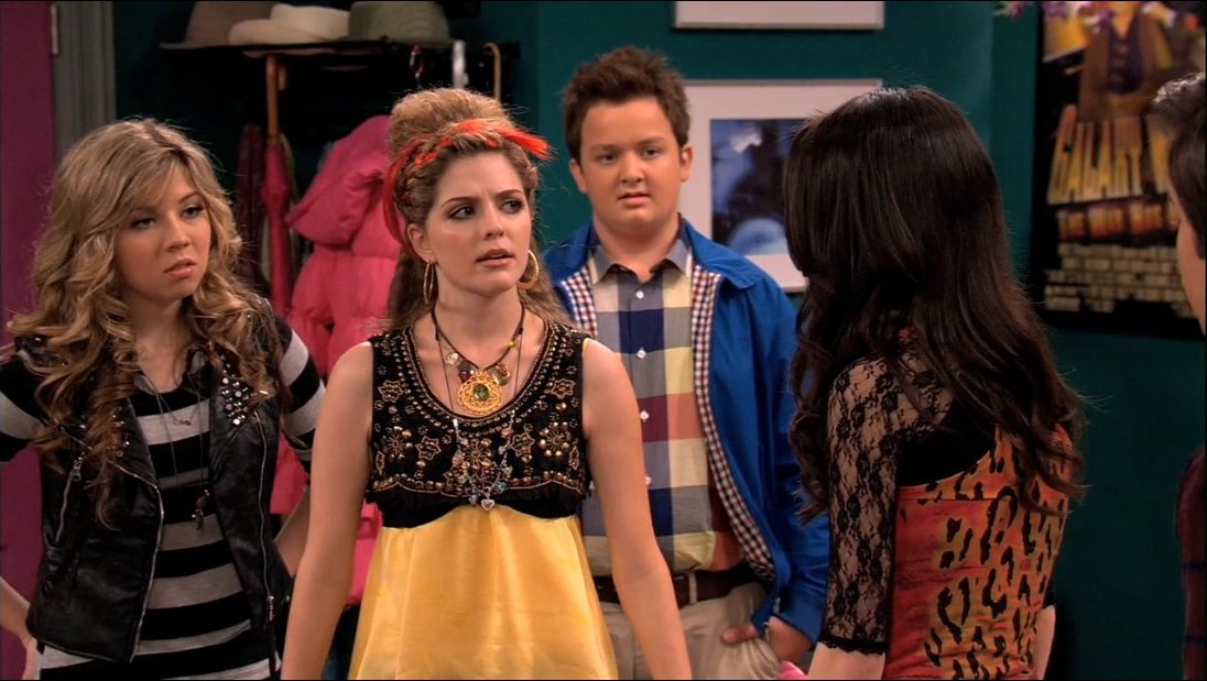 Still of Jennette McCurdy, Jen Lilley, Noah Munck, and Miranda Cosgrove in iCarly