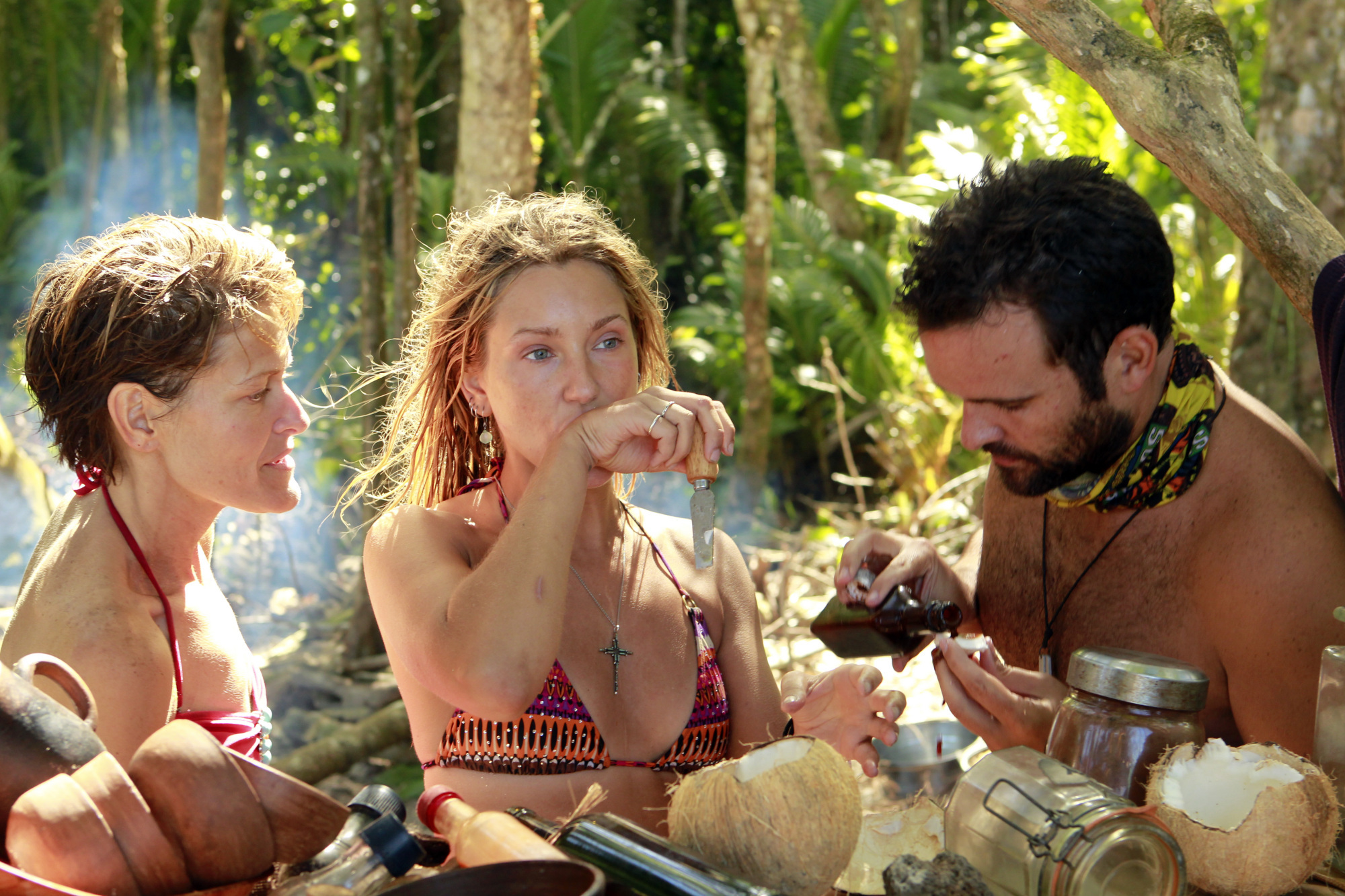 Still of Whitney Duncan, Dawn Meehan and Jim Rice in Survivor (2000)