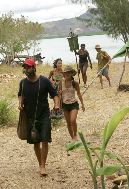 Still of Michelle Yi and Cassandra Franklin in Survivor (2000)