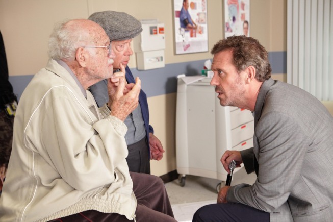 Still of Hugh Laurie, Allan Rich and Murray Gershenz in Hausas (2004)