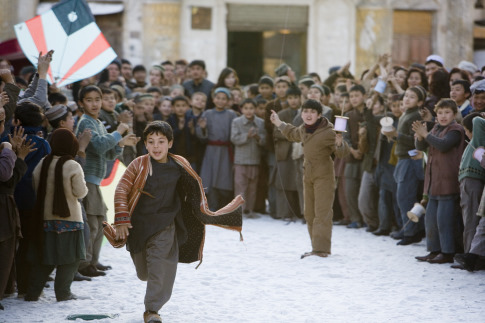 Still of Zekeria Ebrahimi and Ahmad Khan Mahmoodzada in Begantis paskui aitvara (2007)