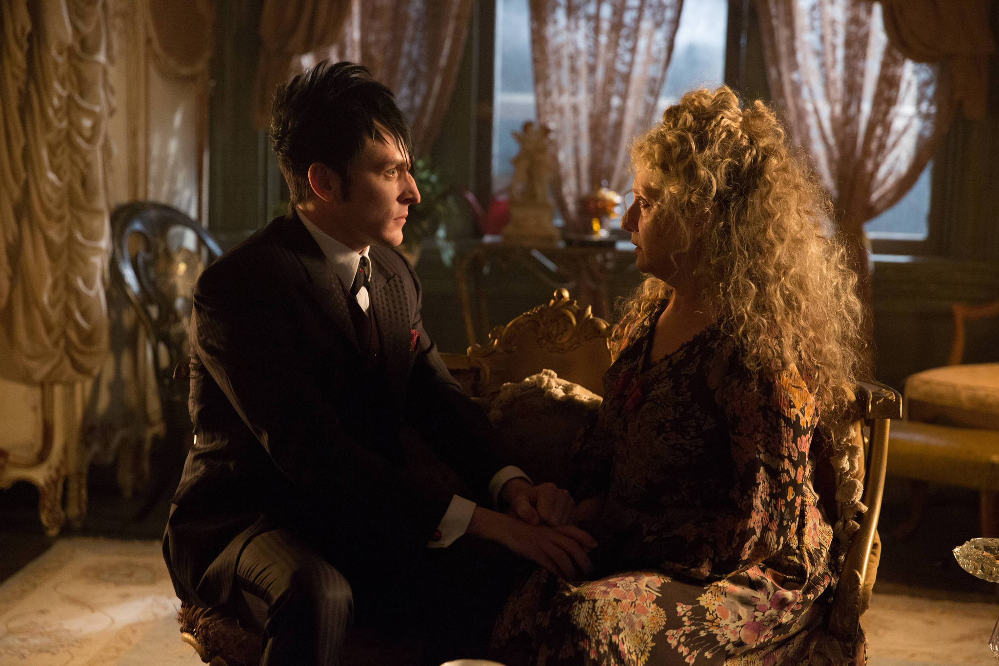 Still of Carol Kane and Robin Lord Taylor in Gotham (2014)