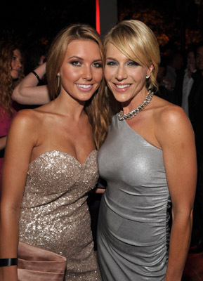 Julie Benz and Audrina Patridge at event of The 61st Primetime Emmy Awards (2009)