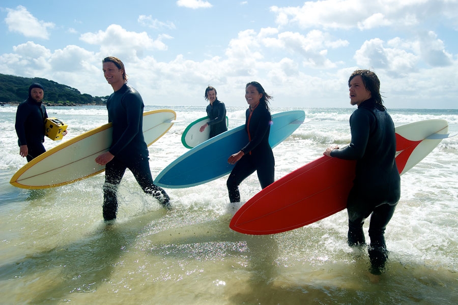 Still of Sam Worthington, Myles Pollard, Xavier Samuel, Aaron Glenane and Lesley-Ann Brandt in Drift (2013)