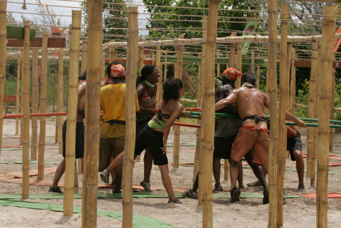 Still of Michelle Yi, Cassandra Franklin and Mookie Lee in Survivor (2000)