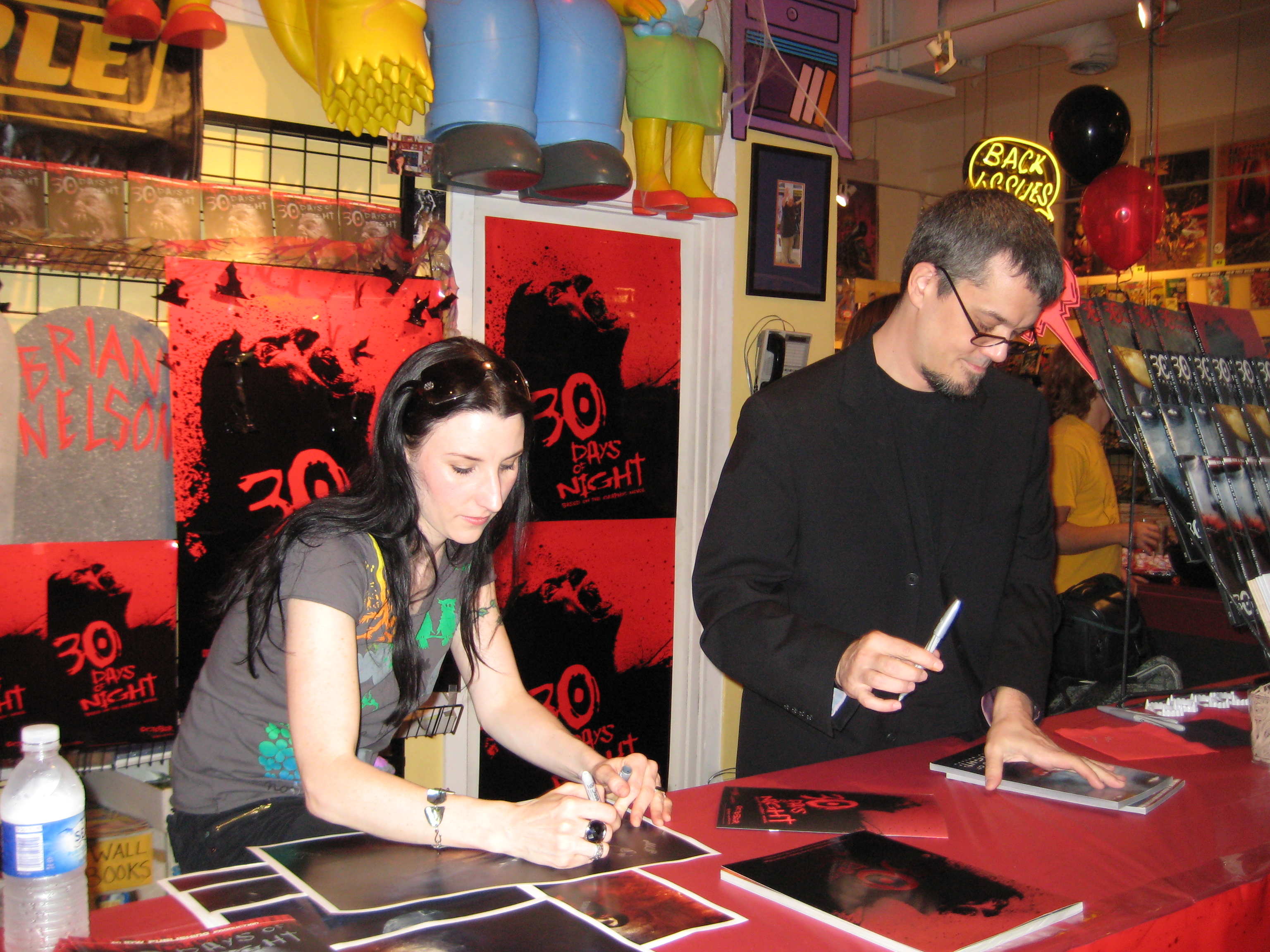 Megan Franich, Steve Niles signing at Golden Apple Comic Store, Los Angeles