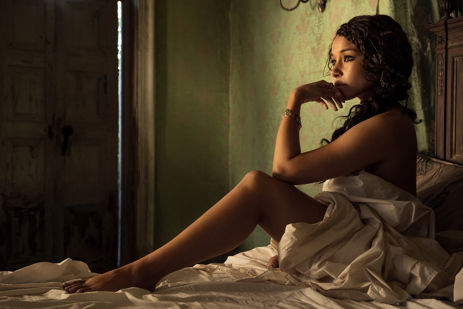 Still of Jessica Parker Kennedy in Black Sails (2014)