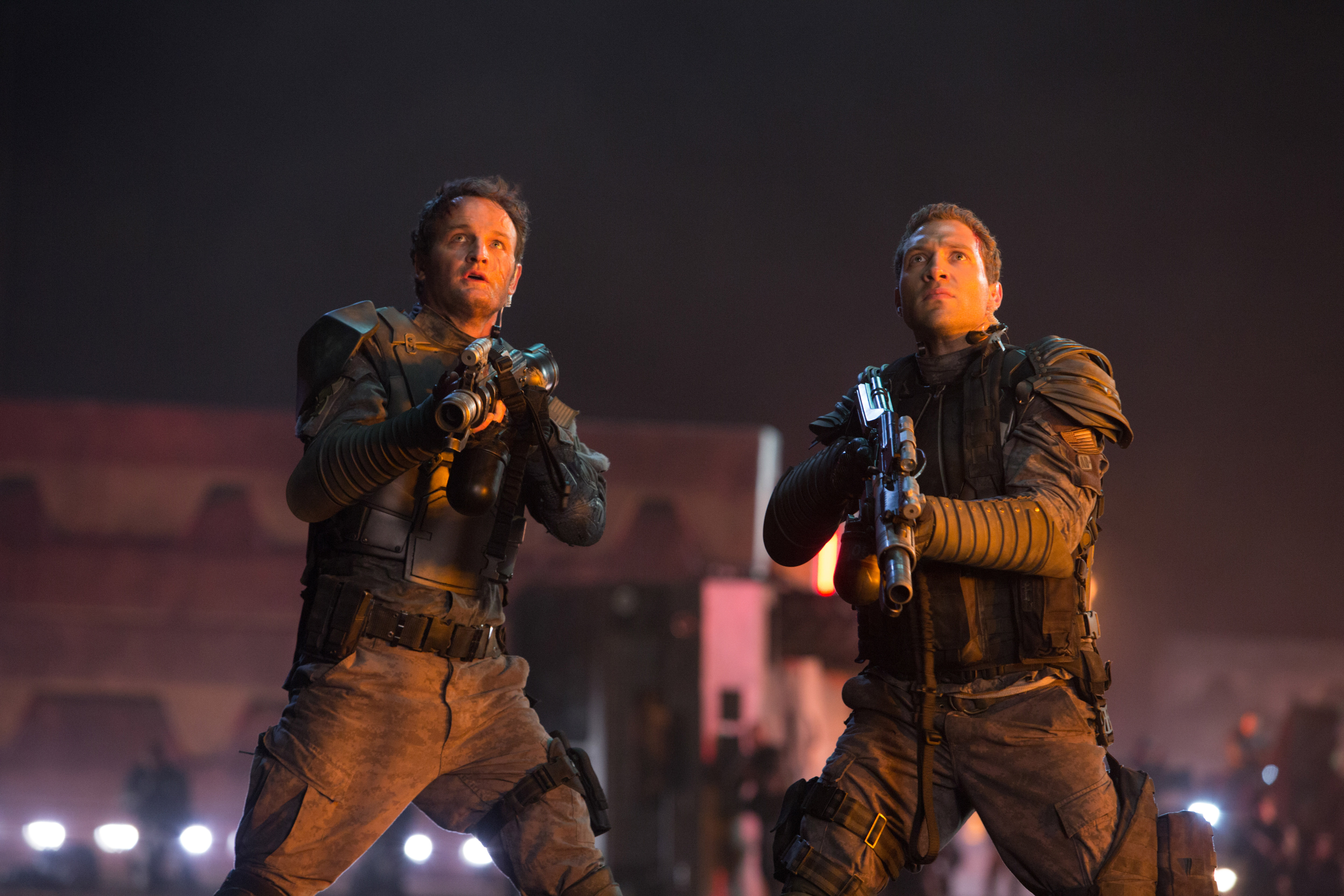 Still of Jason Clarke and Jai Courtney in Terminator Genisys (2015)