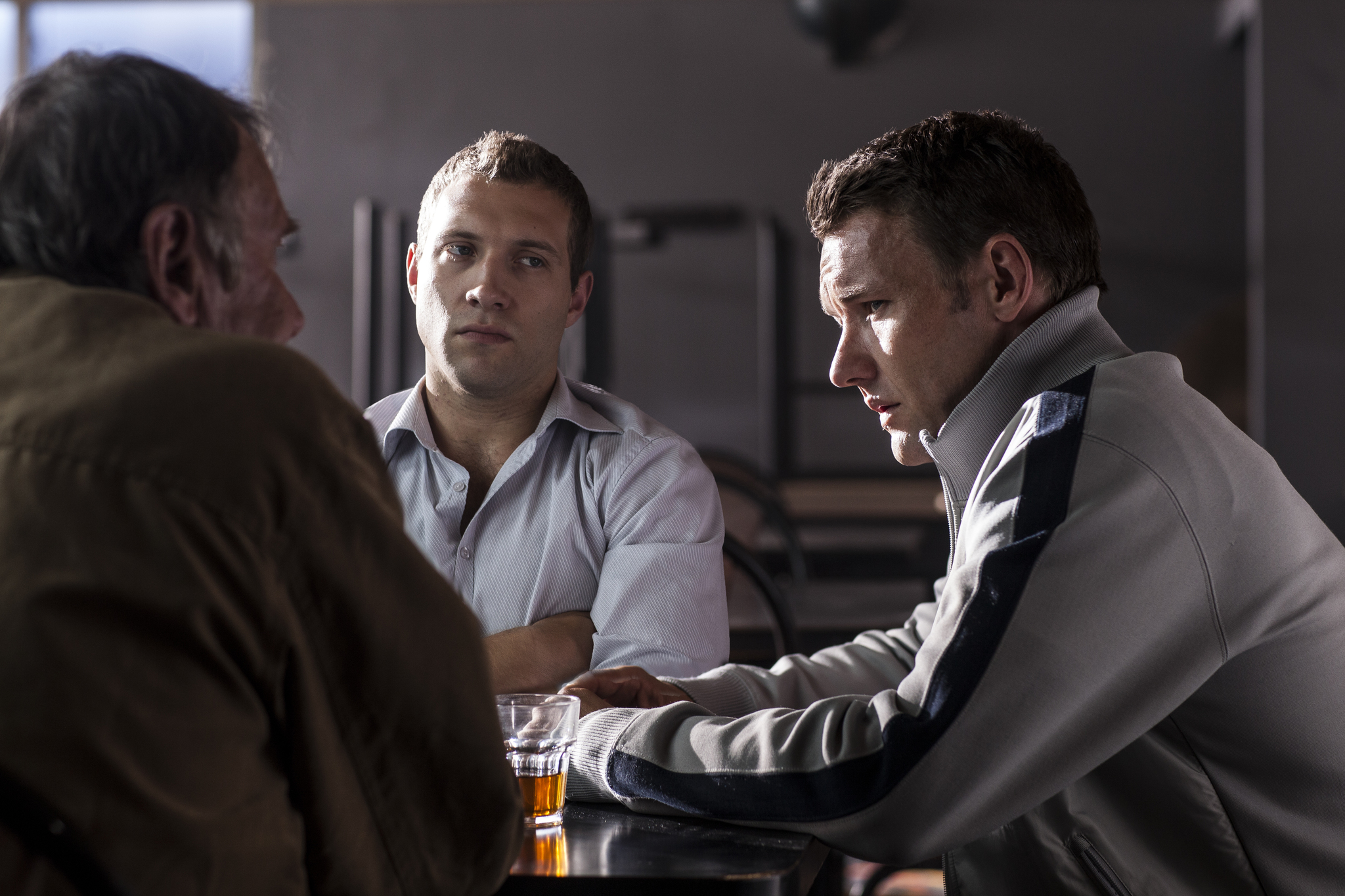 Still of Joel Edgerton, Tom Wilkinson and Jai Courtney in Felony (2013)