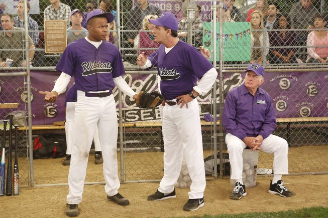 Still of Marque Richardson, Charlie Sheen and Martin Sheen in Anger Management