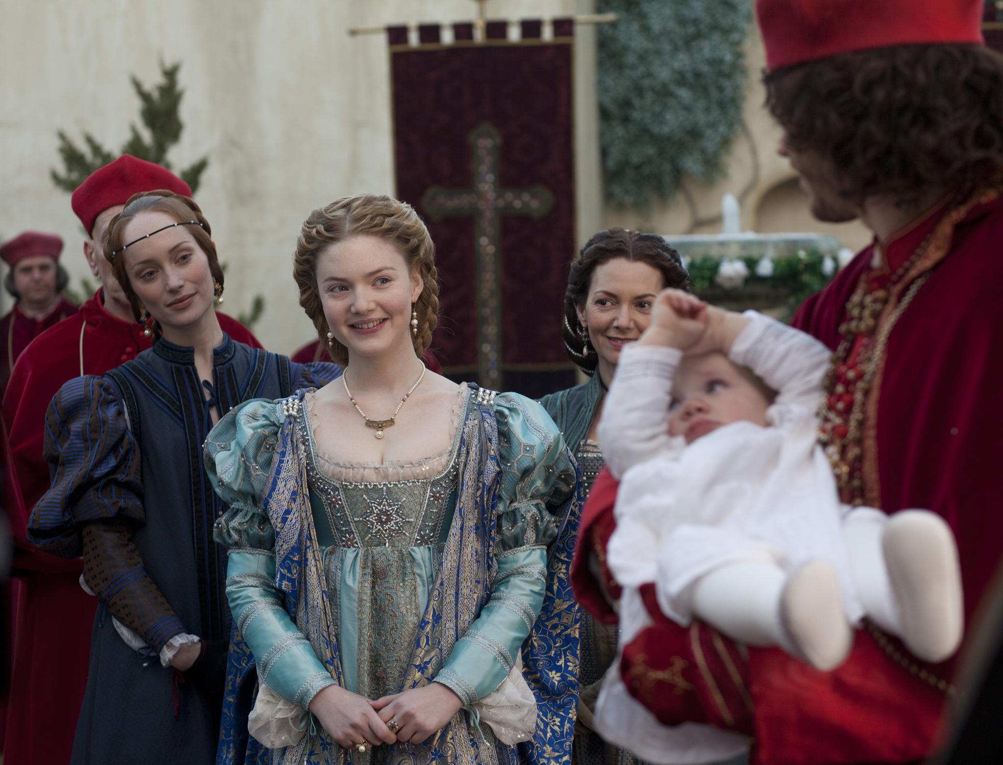 Joanne Whalley, Holliday Grainger and Lotte Verbeek in Bordzijos (2011)