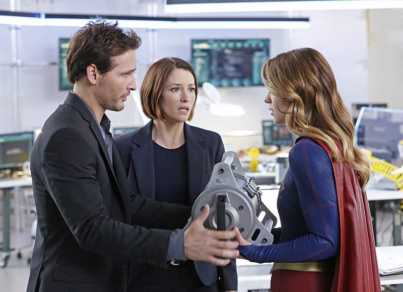 Still of Peter Facinelli, Chyler Leigh and Melissa Benoist in Supergirl (2015)