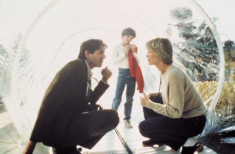 Still of Peter Coyote, Henry Thomas and Dee Wallace in Ateivis (1982)