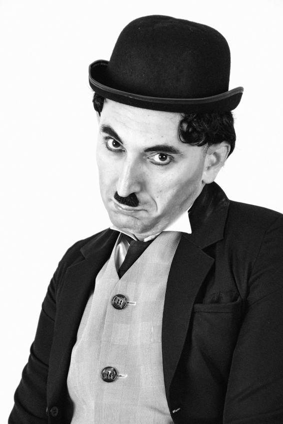 Cela Yildiz as Charlie Chaplin
