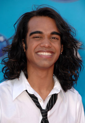 Sanjaya Malakar at event of American Idol: The Search for a Superstar (2002)