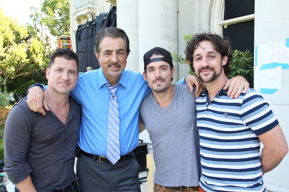 JT Alexander, Damon Alexander, Joe Mantegna, Thomas Ian Nicholas on set of TEN CENT PISTOL