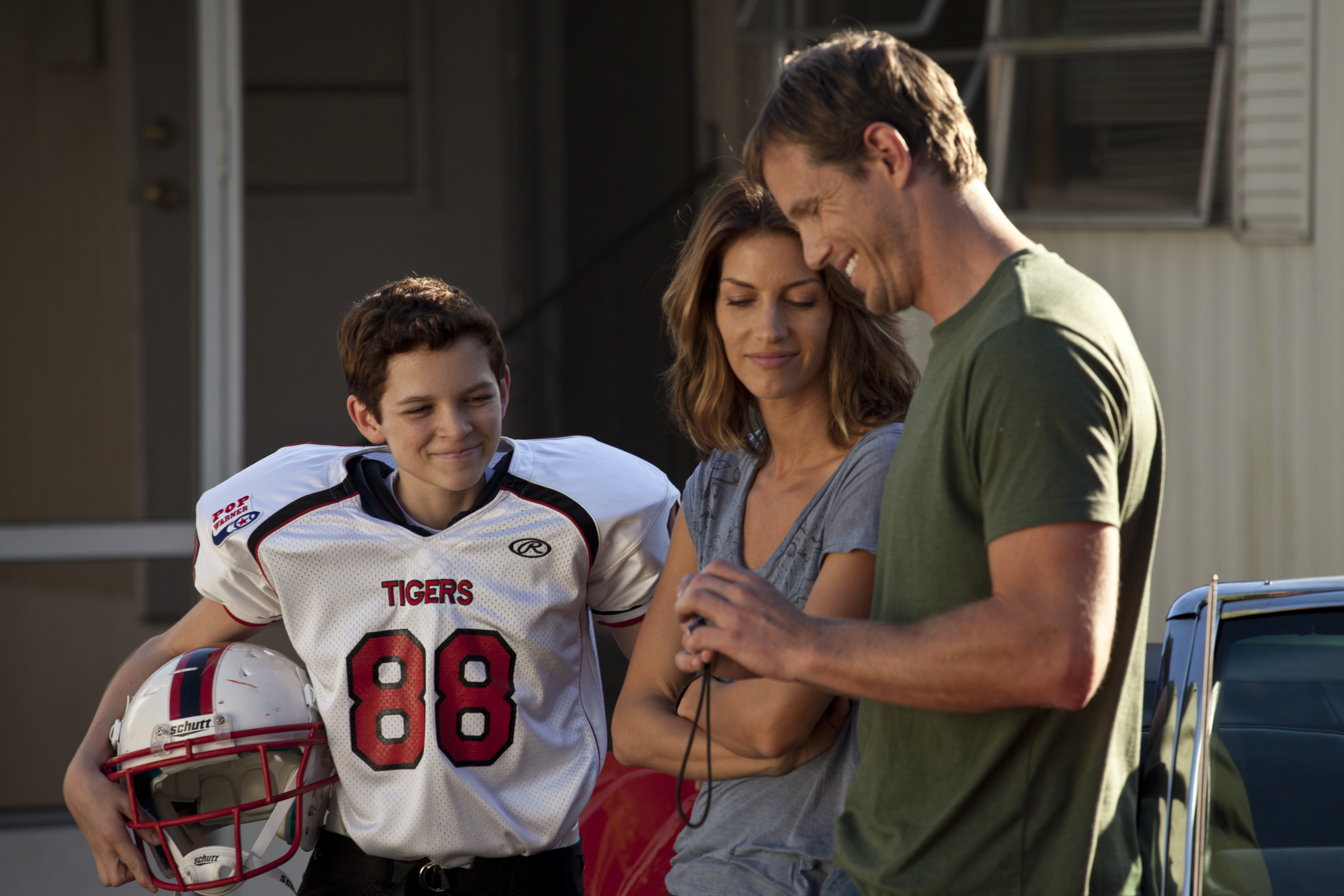 Connor Christie, Dawn Olivieri and Kip Pardue in 