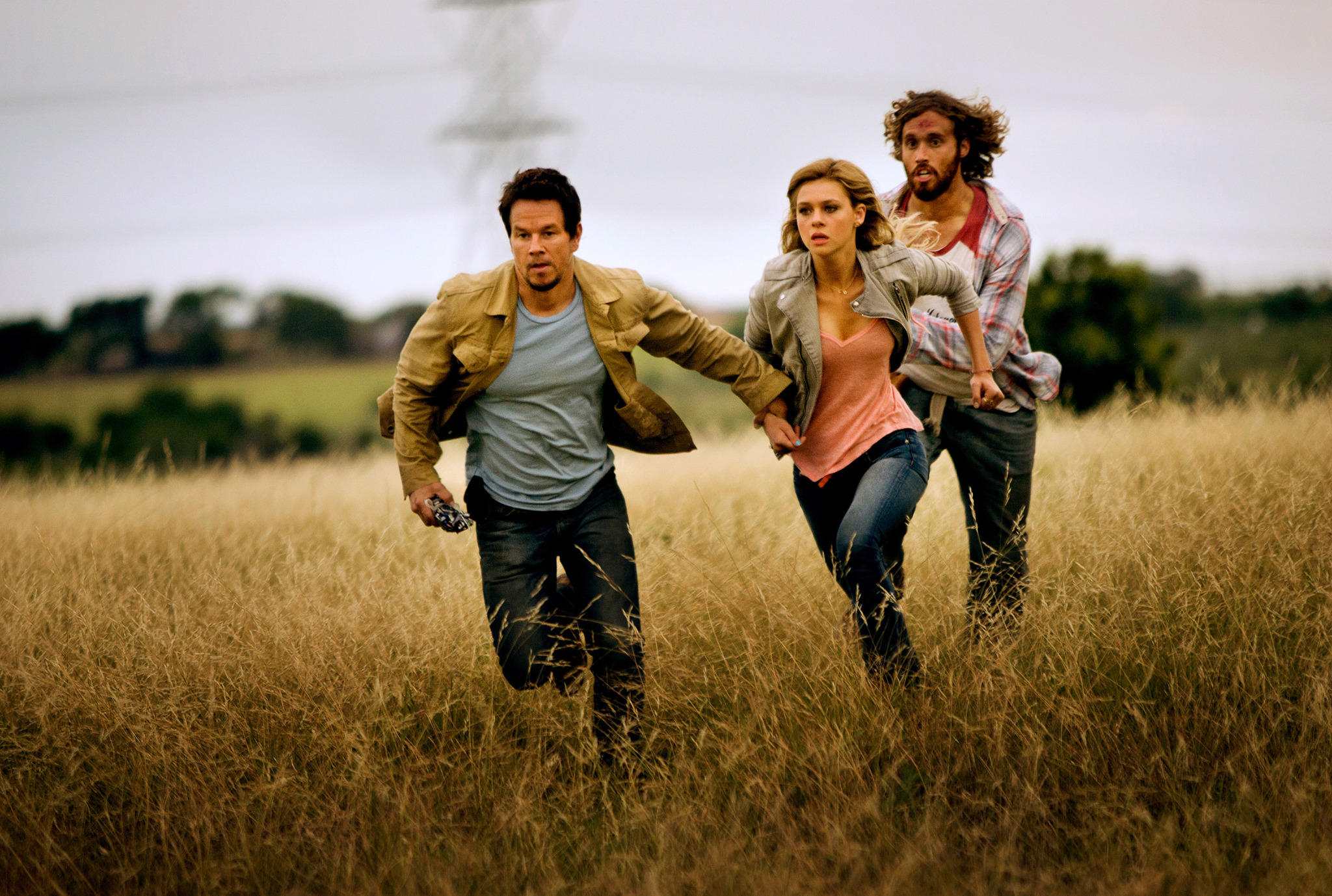 Still of Mark Wahlberg, Nicola Peltz and T.J. Miller in Transformeriai: isnykimo amzius (2014)