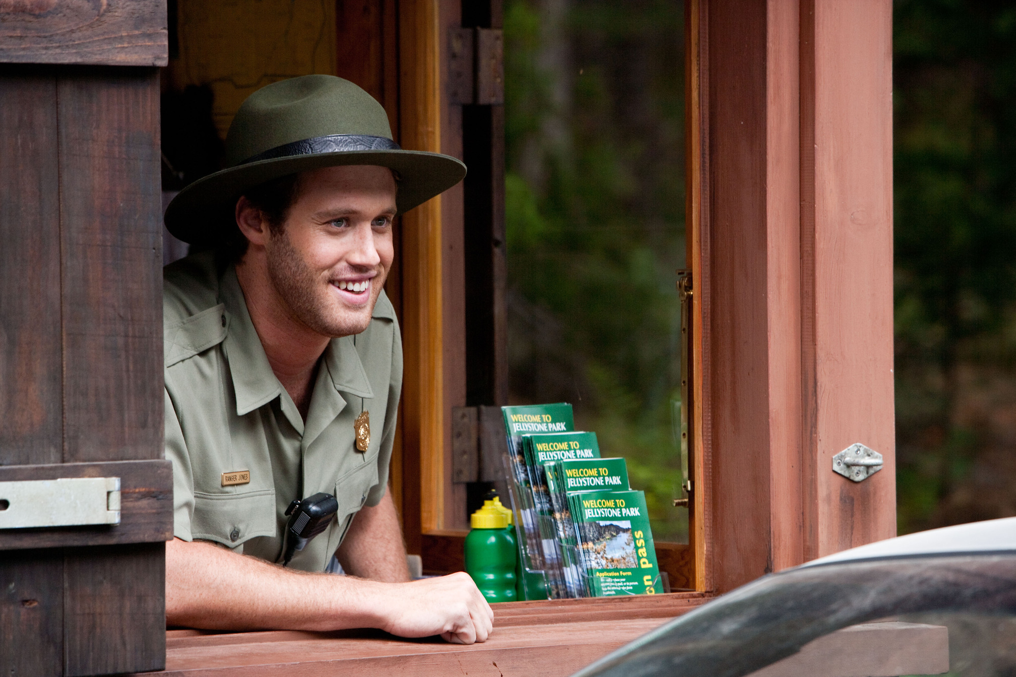 Still of T.J. Miller in Meskiukas Jogis (2010)