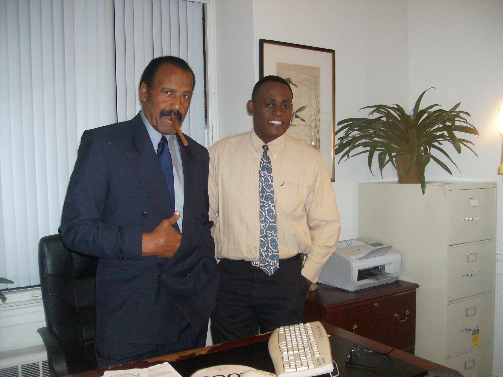 Patrick Jerome and Fred Williamson on the set of BEYOND CONTROL