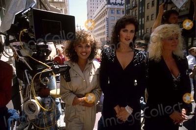 Setting the camera with Vennesa Williams, Lynda Carter and Loni Anderson. 