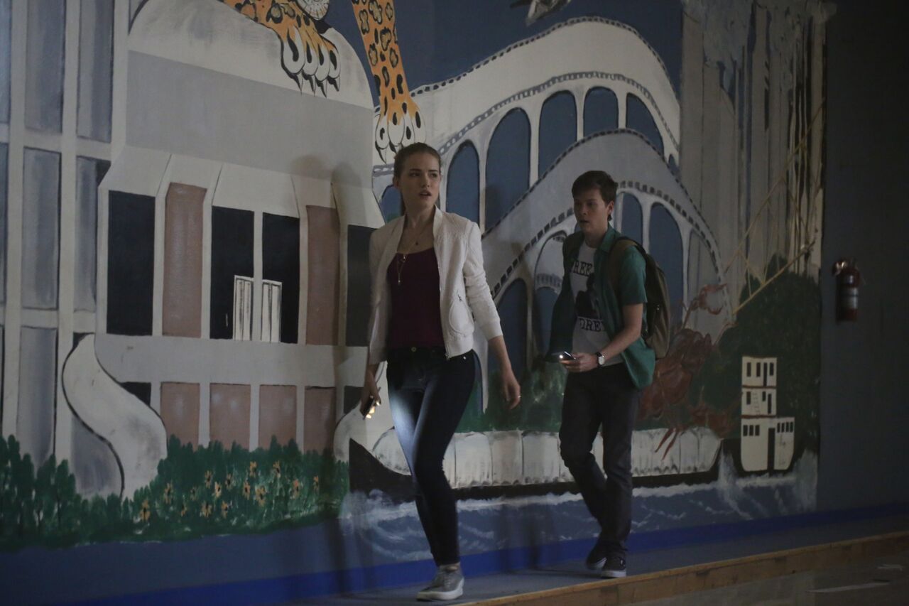 Still of Willa Fitzgerald and John Karna in Scream: The TV Series (2015)