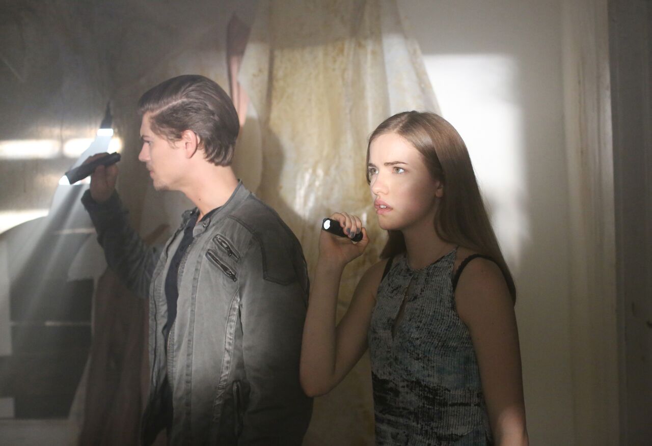 Still of Willa Fitzgerald and Amadeus Serafini in Scream: The TV Series (2015)