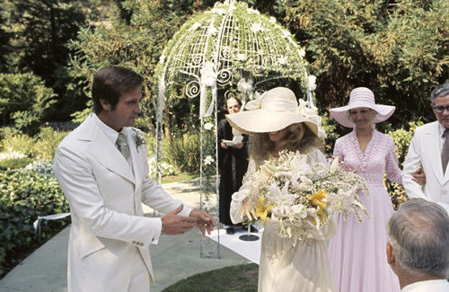 Farrah Fawcett with husband Lee Majors on their wedding day July 28, 1973