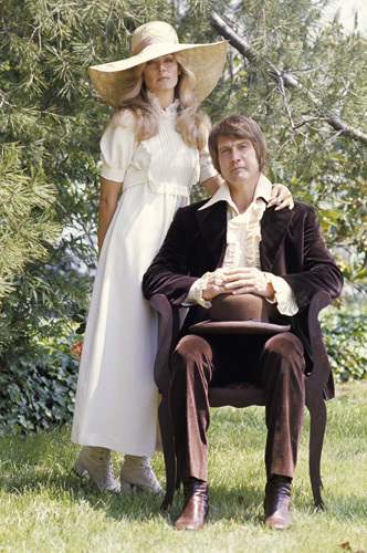 Farrah Fawcett with husband Lee Majors posing for their engagement photo circa 1973