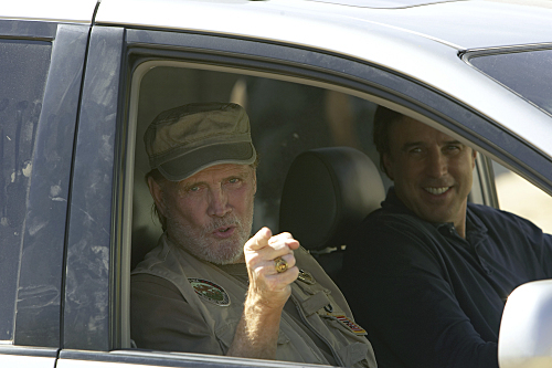 Still of Lee Majors and Kevin Nealon in Weeds (2005)