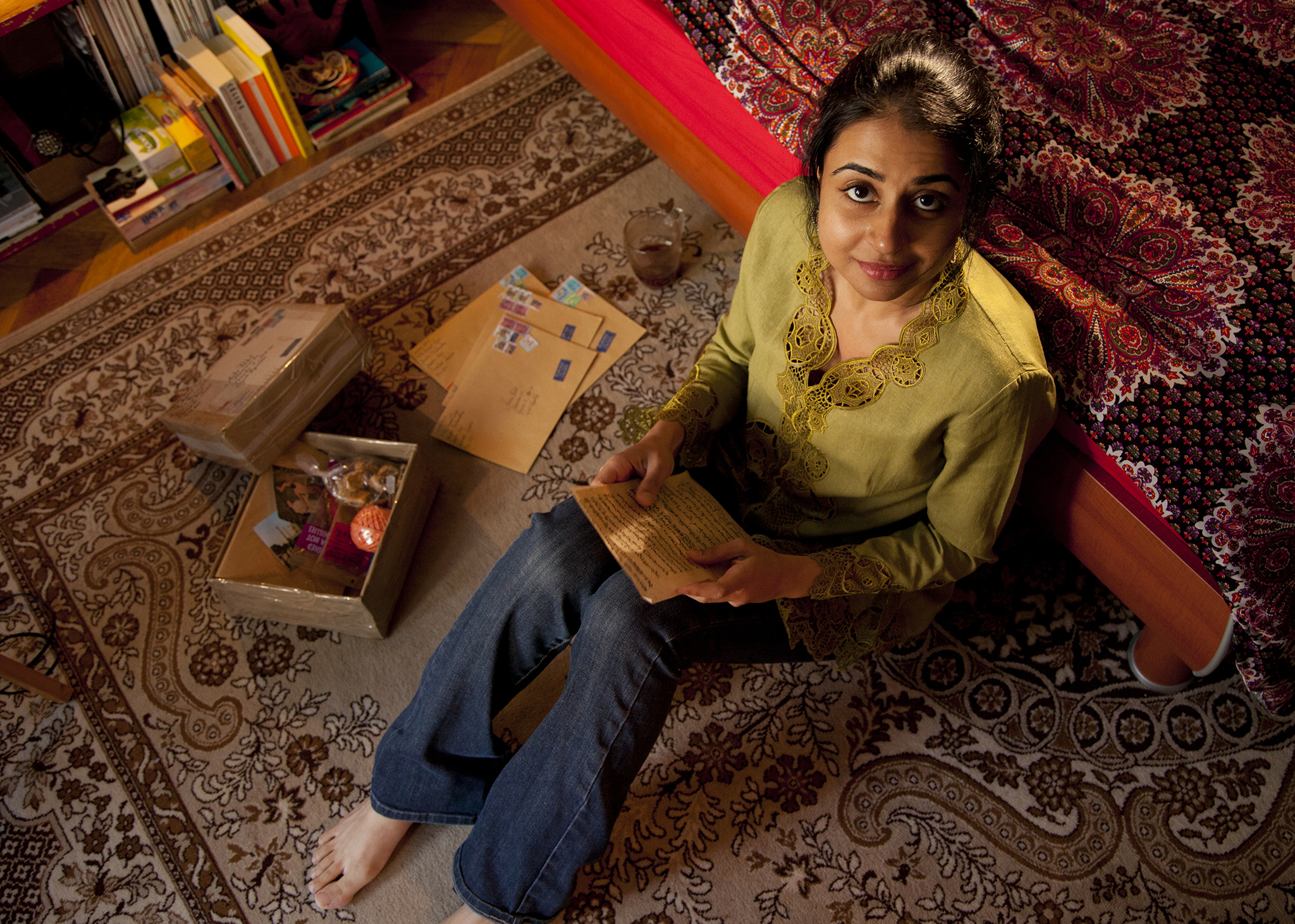 Still of Mahira Kakkar in Hank and Asha (2013)