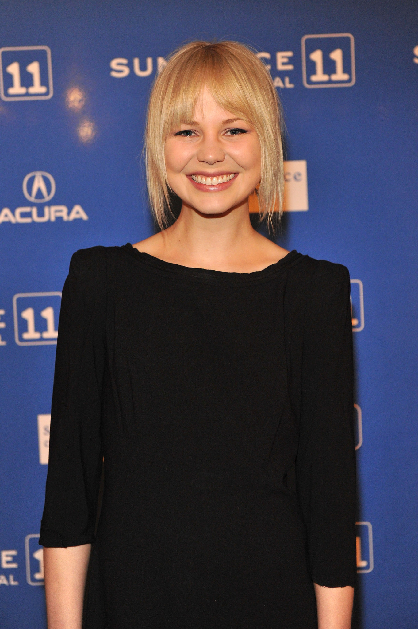 Adelaide Clemens at event of Vampire (2011)
