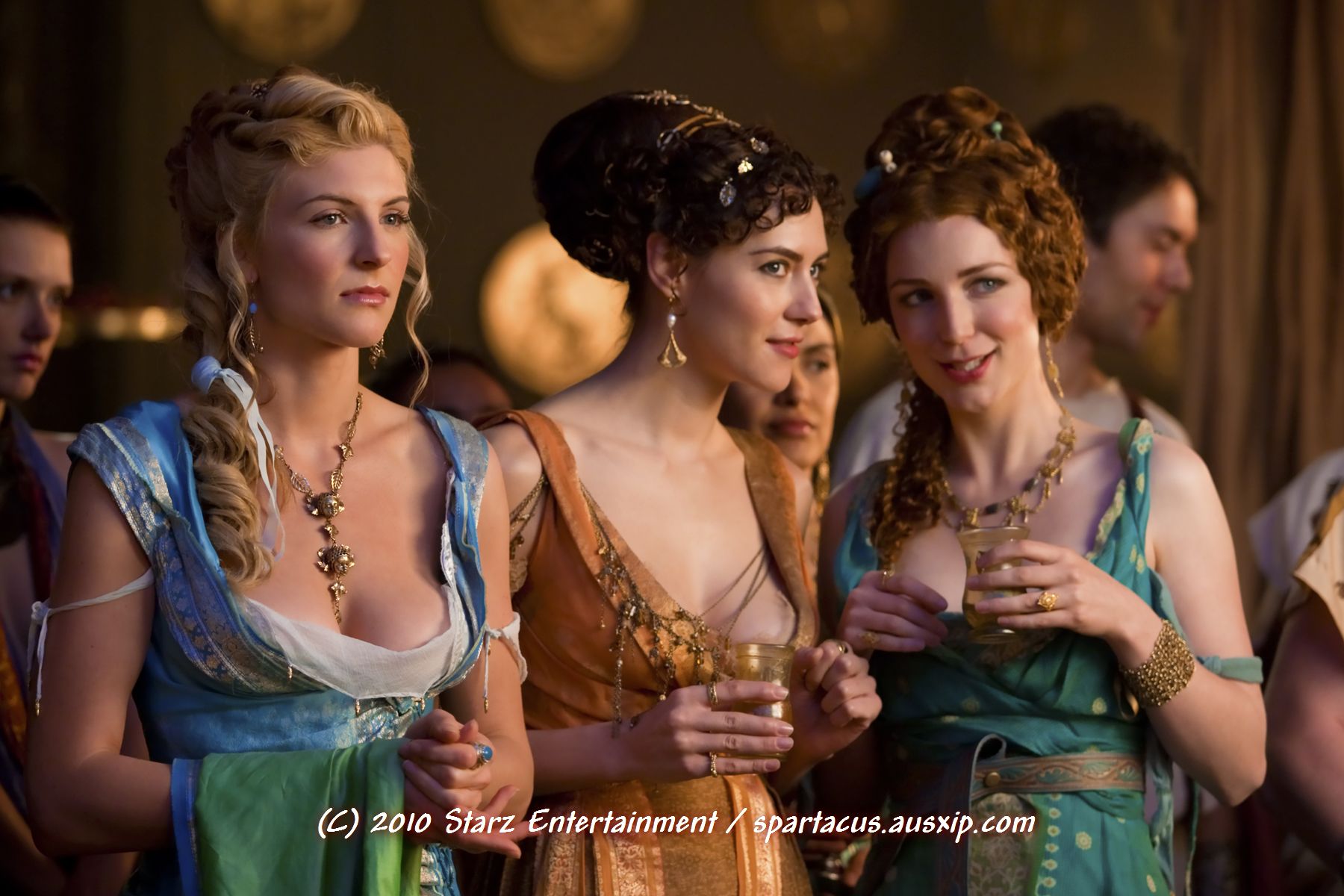 Tania Nolan as Caecilia, with Amelia and Ilthyia in Spartacus:Blood and Sand, 2010