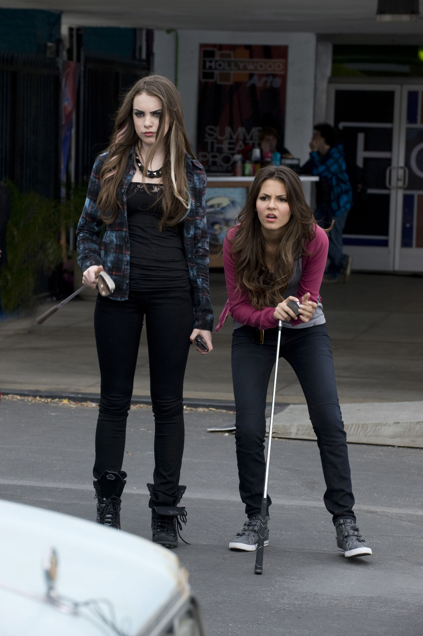 Still of Victoria Justice and Elizabeth Gillies in Victorious (2010)