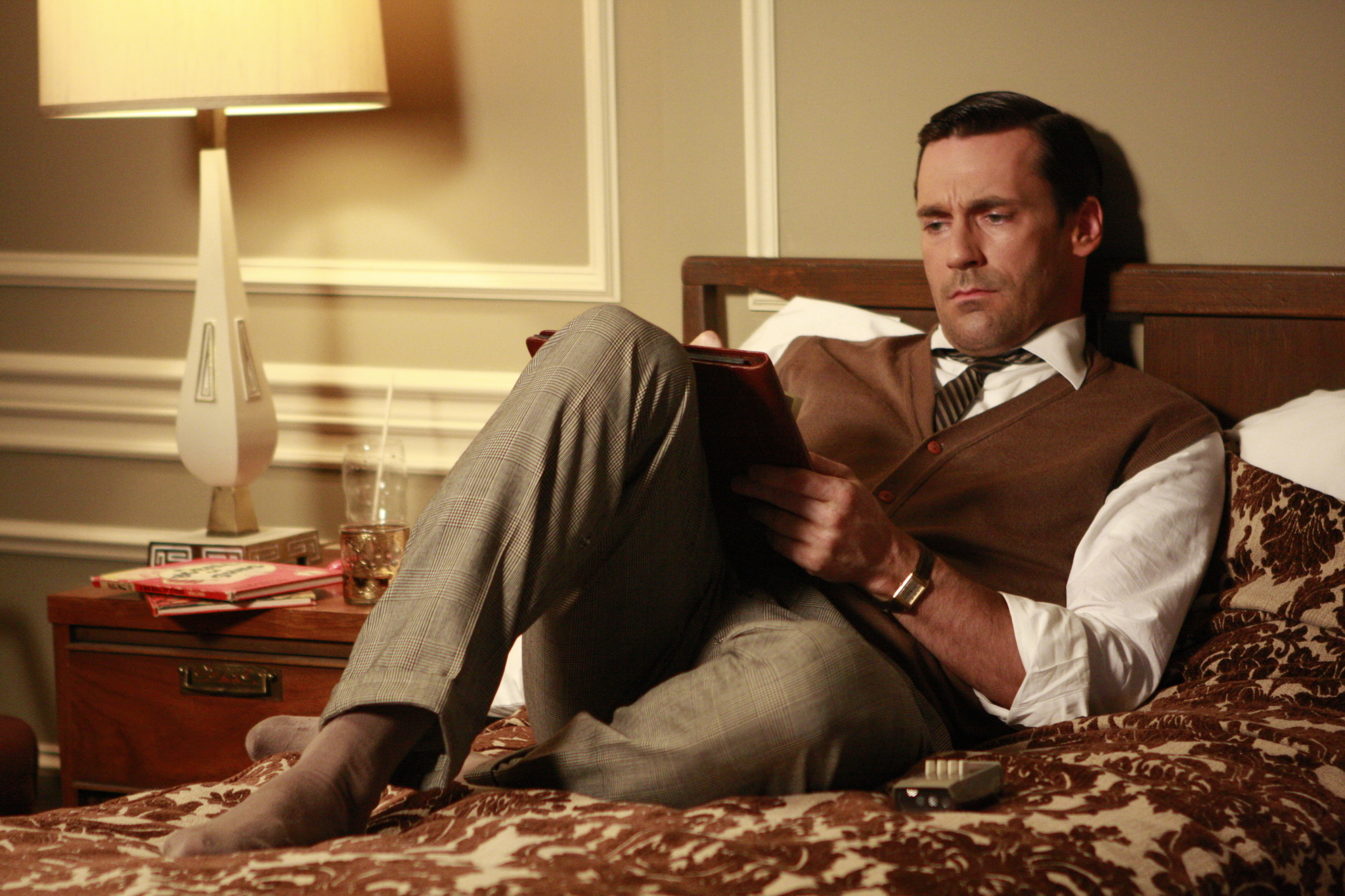 Still of Jon Hamm in MAD MEN. Reklamos vilkai (2007)