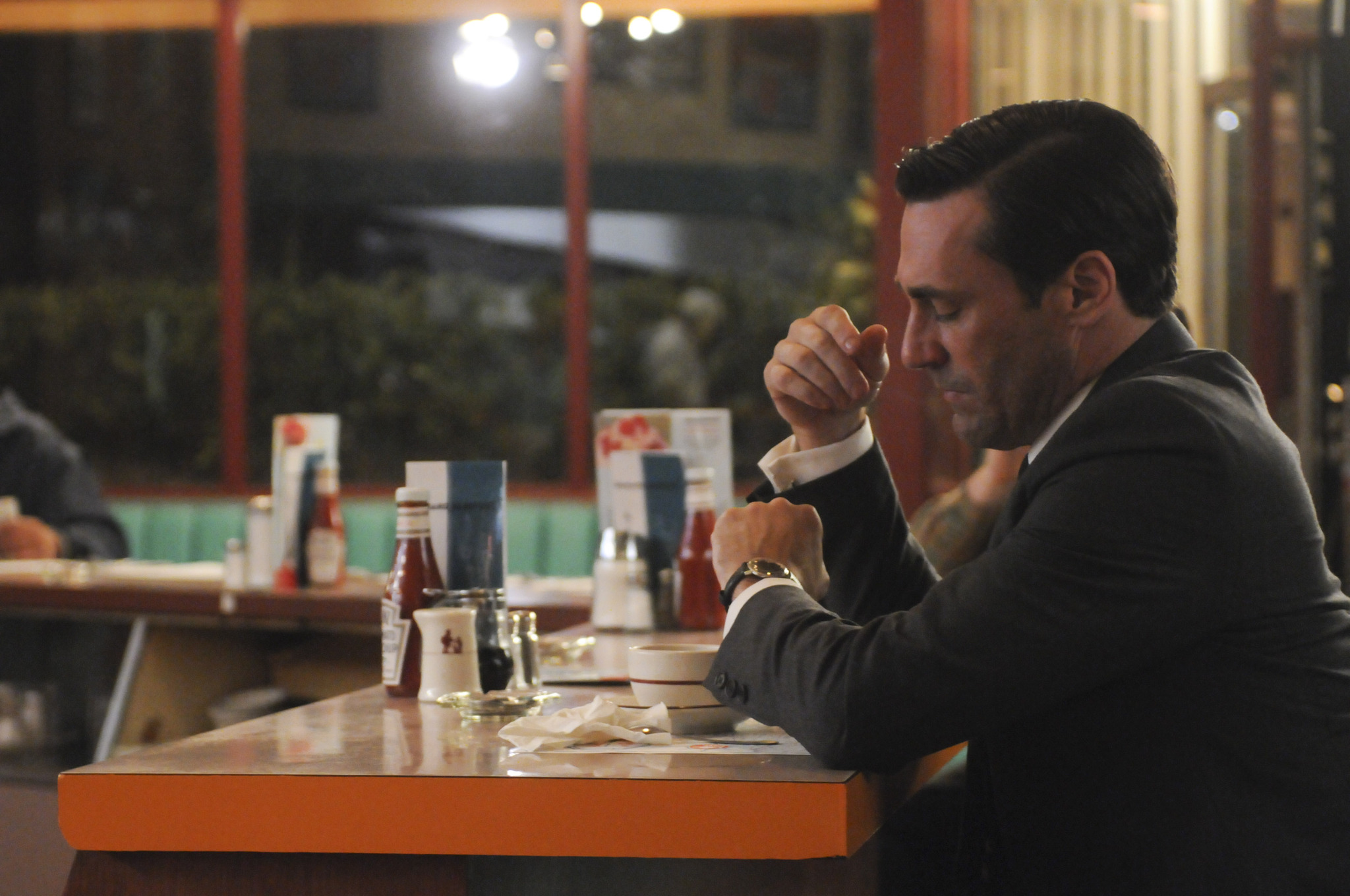 Still of Jon Hamm in MAD MEN. Reklamos vilkai (2007)