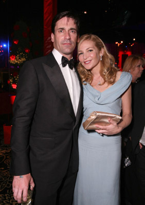 Jon Hamm and Jennifer Westfeldt at event of The 61st Primetime Emmy Awards (2009)