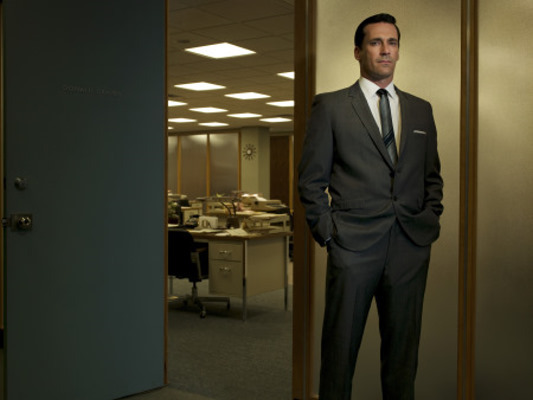 Still of Jon Hamm in MAD MEN. Reklamos vilkai (2007)